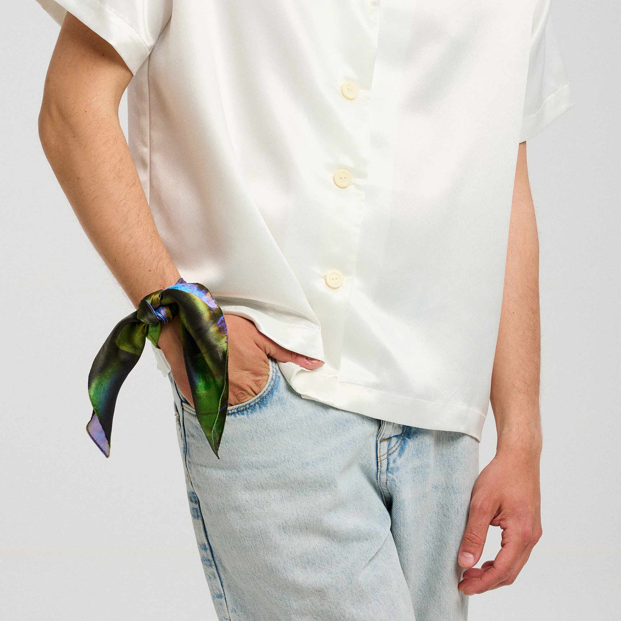 Actinidia Deliciosa 5x Silk Scarf